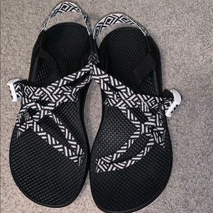 Black and white Chaco’s Women’s 9
